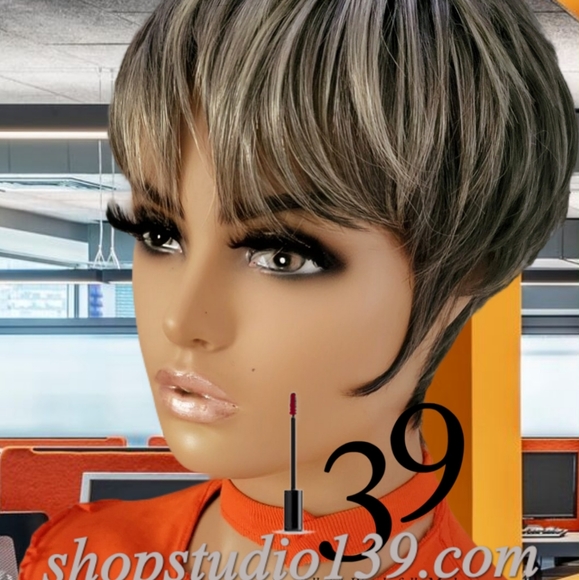 Human hair Grey pixie wig - Picture 2 of 4